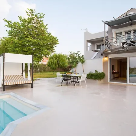Gyra - Seaview Fivos With Private Pool 빌라